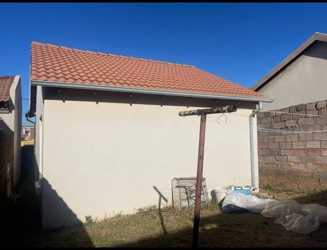 2 BEDROOM HOUSE FOR SALE IN FLEURHOF